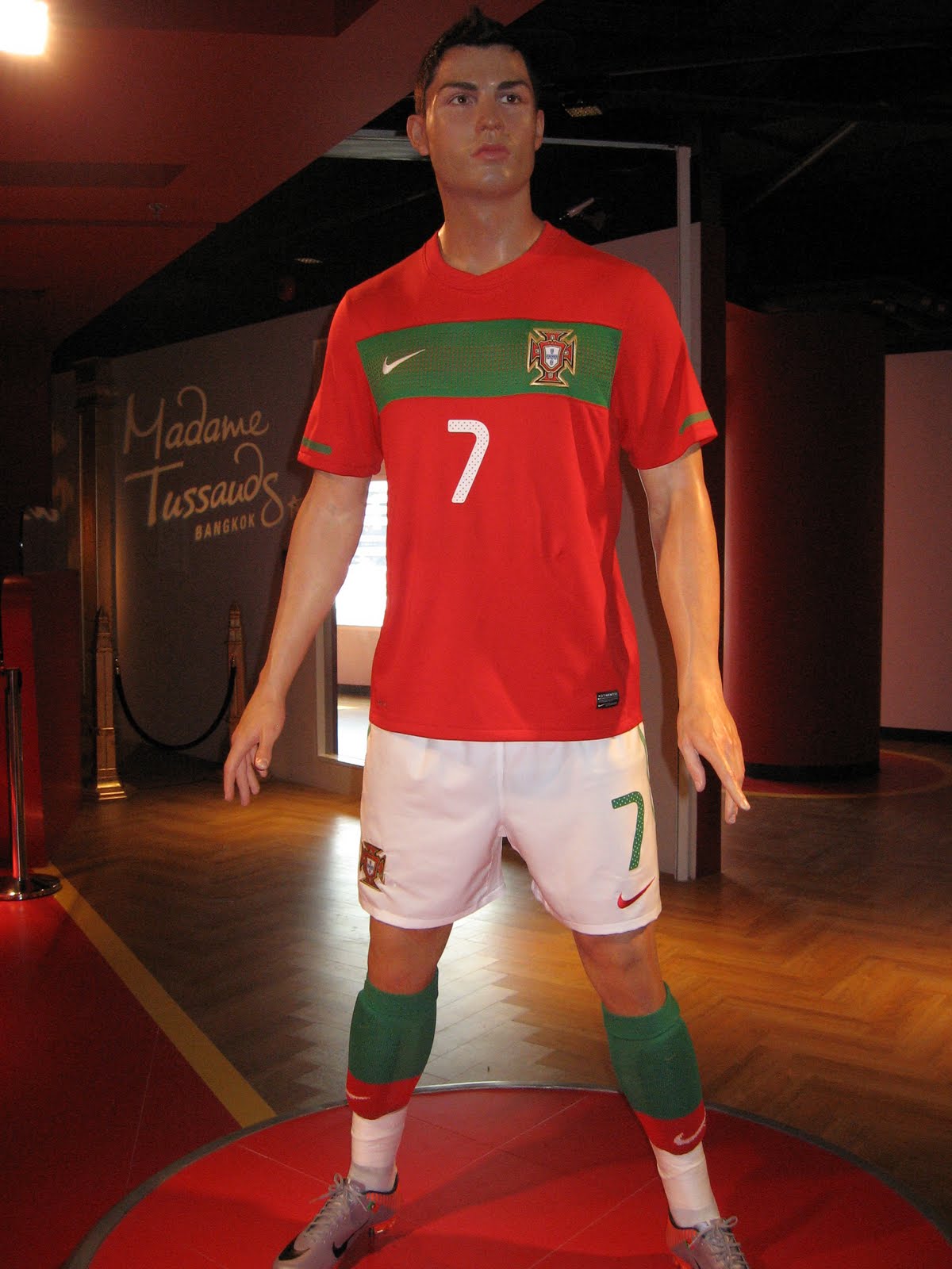 Thailand Cheap Holidays: Madame Tussauds Wax Museum6