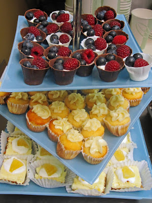 Coconut and pineapple cheesecakes with ginger thin and coconut crusta Coconut and pineapple cheesecakes with ginger thin and coconut crusta