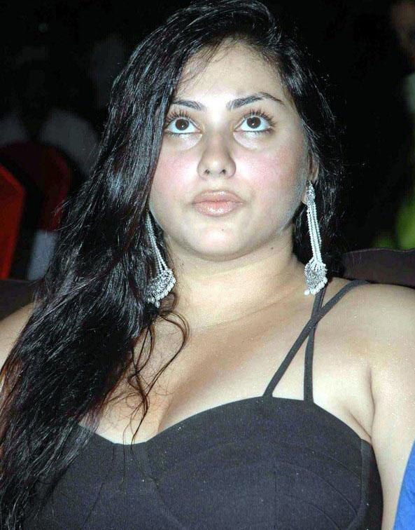 WORLD BEST WALLPAPERS: south india sexey star nametha 1