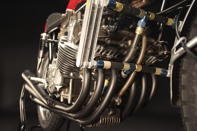 Machines de courses ( Race bikes ) - Page 13 Honda+RC166+5