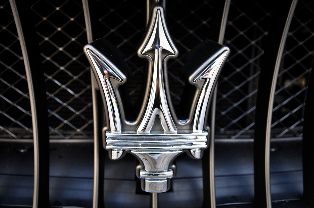 maserati logo hd. Maserati Wins 2010 FIA GT1
