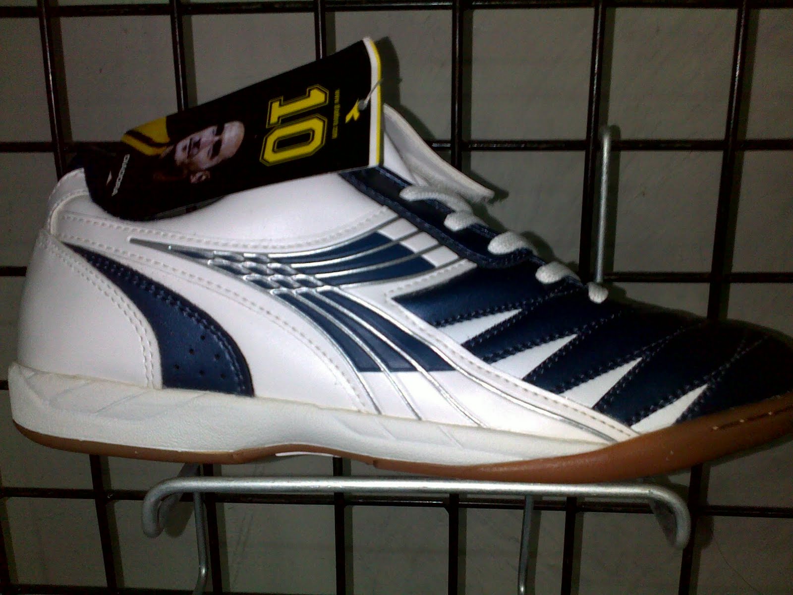 One Stop Sport Costume Home: SEPATU DIADORA