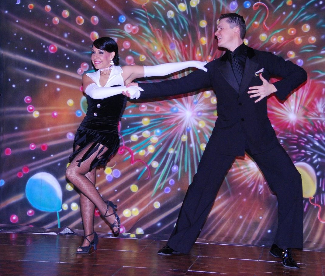 [Red_Hot_Ballroom_Show_-_2009_013.jpg]