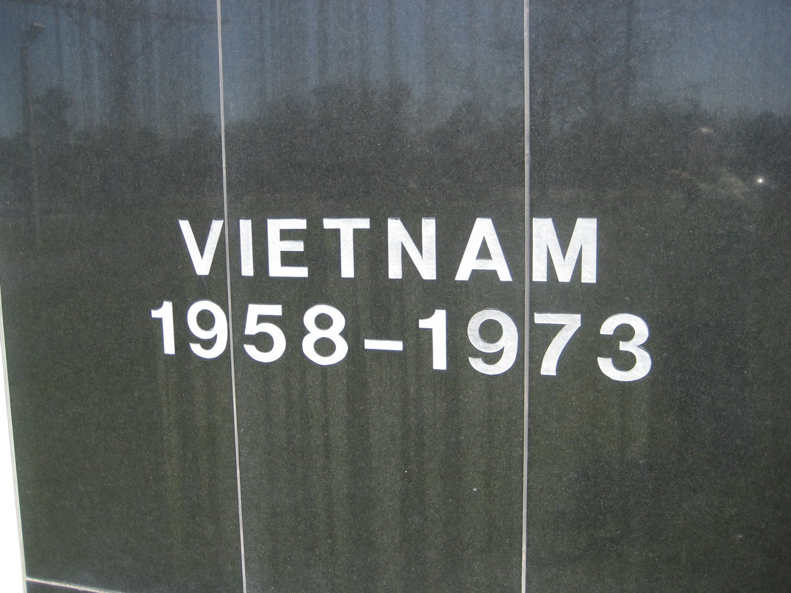 [Vietnam+Memorial+(2).JPG]
