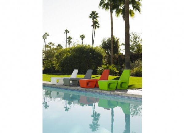 [poolside]