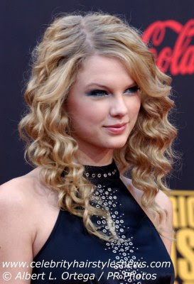 Taylor Swift Natural Hair, Long Hairstyle 2011, Hairstyle 2011, New Long Hairstyle 2011, Celebrity Long Hairstyles 2011