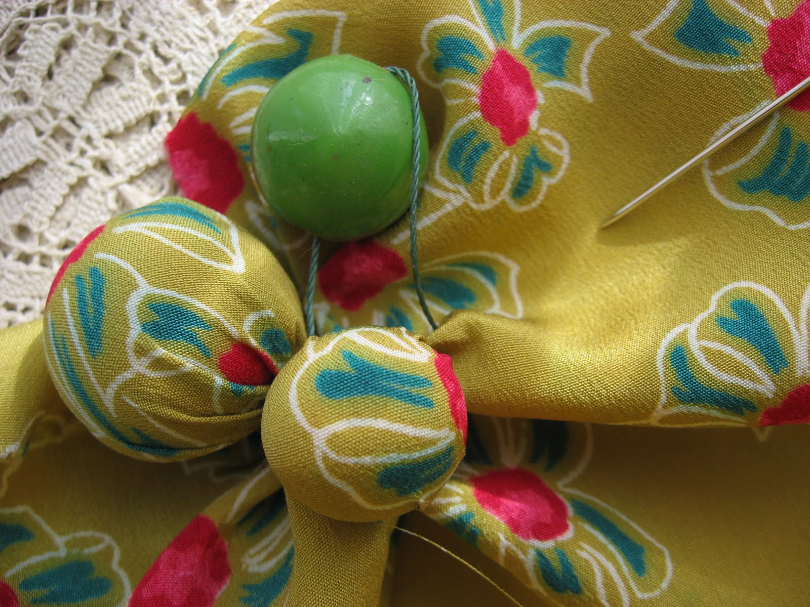 froo*gal Fabric Bead Cluster Necklace How To DIY