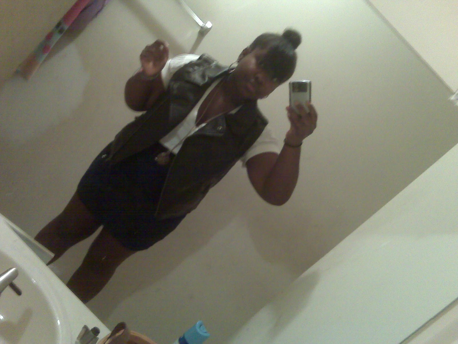[FirstDayofClassOutfit.bmp]