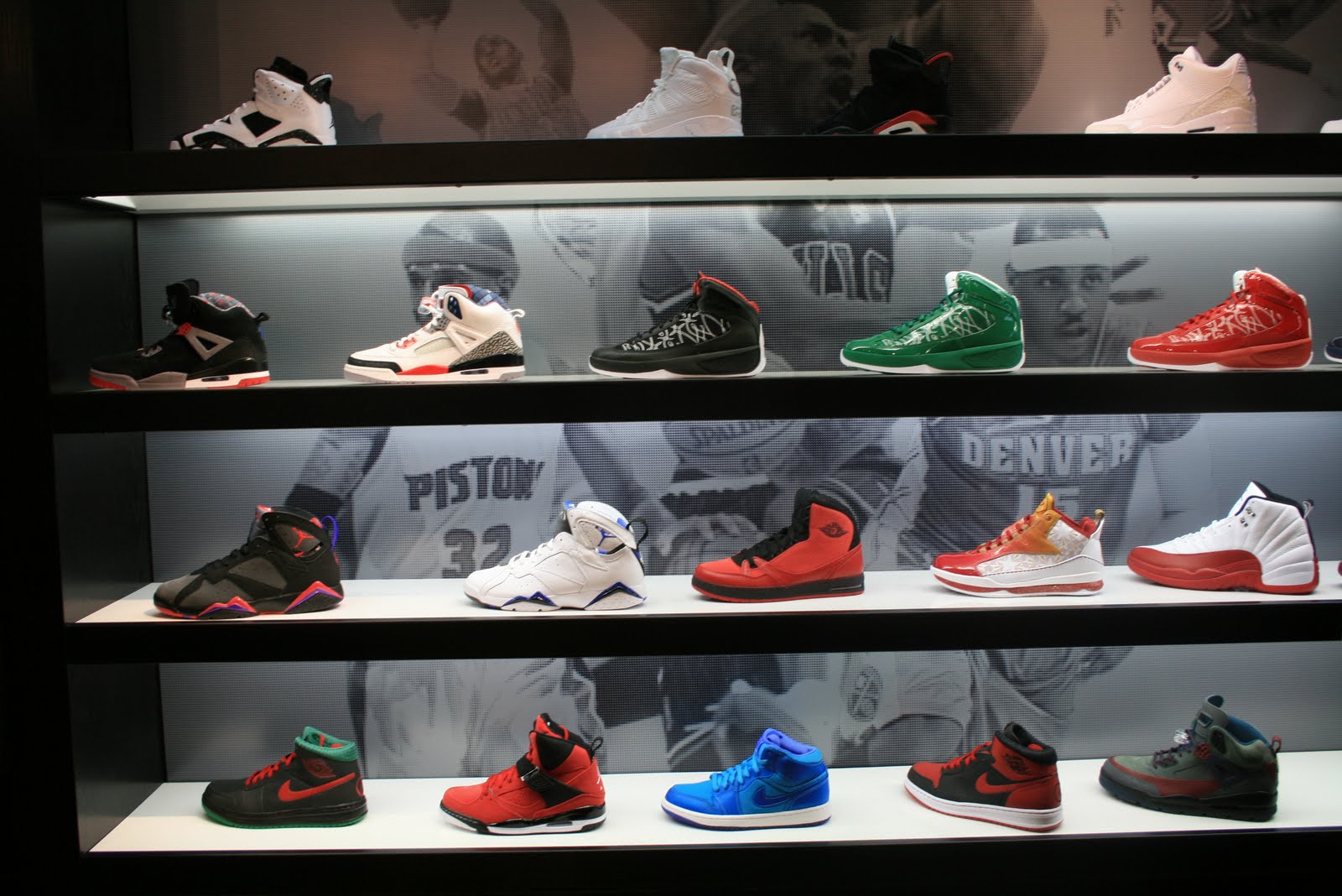 OSD™ Footlocker &quot;HOUSE of HOOPS&quot; Grand Opening STRAIGHT