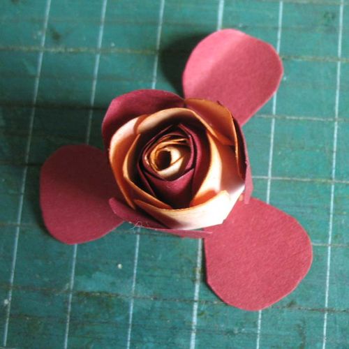 Роза из бумаги для скрапбукинга