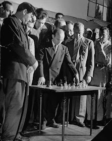 AVRO, Round 13: Fine beats Alekhine