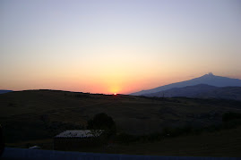 Peloritani: tramonto con l'Etna sullo sfondo.