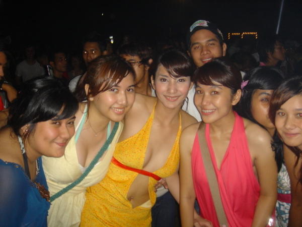 Click Here, large Size Artist Sexy Indonesia