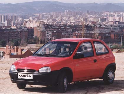 HISTÓRIA ENTRE ALGUMAS LINHAS - CHEVROLET CORSA 15 ANOS NO BRASIL