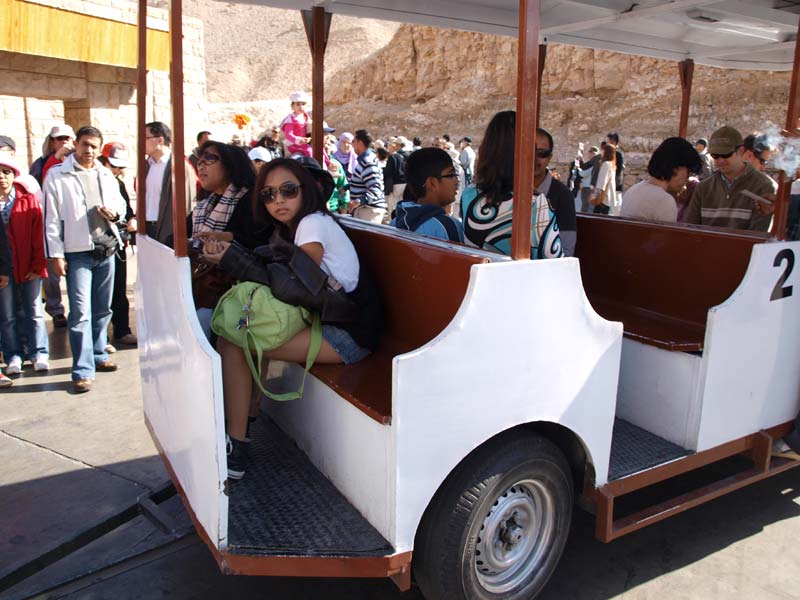 [kereta-kelinci-luxor.jpg]