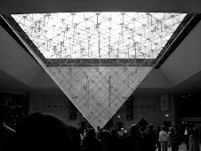 Pyramid du Louvre