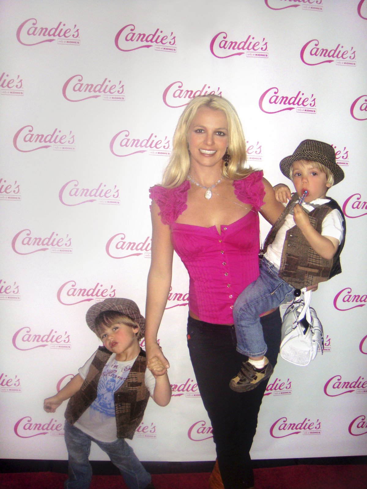 [britney-with-sons-candies.jpg]