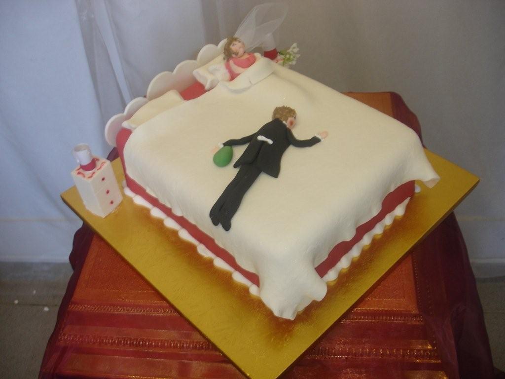 Mini Wedding Cakes Shaped Bed Food and Drink