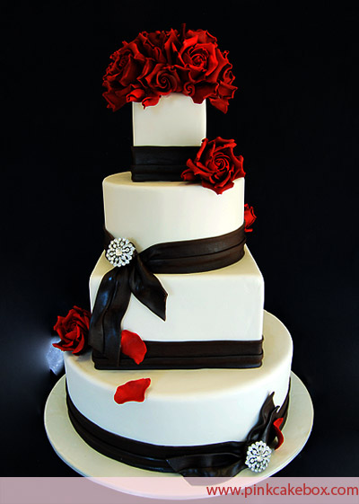 Ribbon Brooch Wedding Cakes
