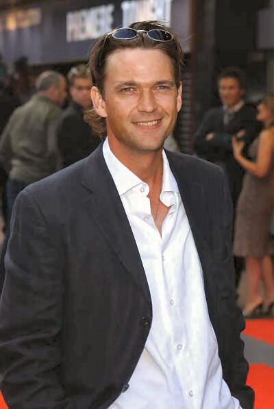 [dougray_scott_00.jpg]