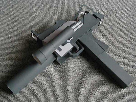 [model-guns-1008.jpg]