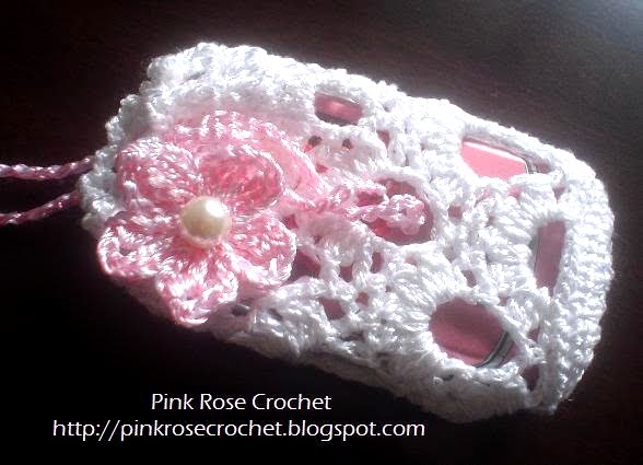 محافظ الموبايلات أو الهواتف النقال Bolsinha+Porta+Celular+de+Croche+-+PRose+Crochet