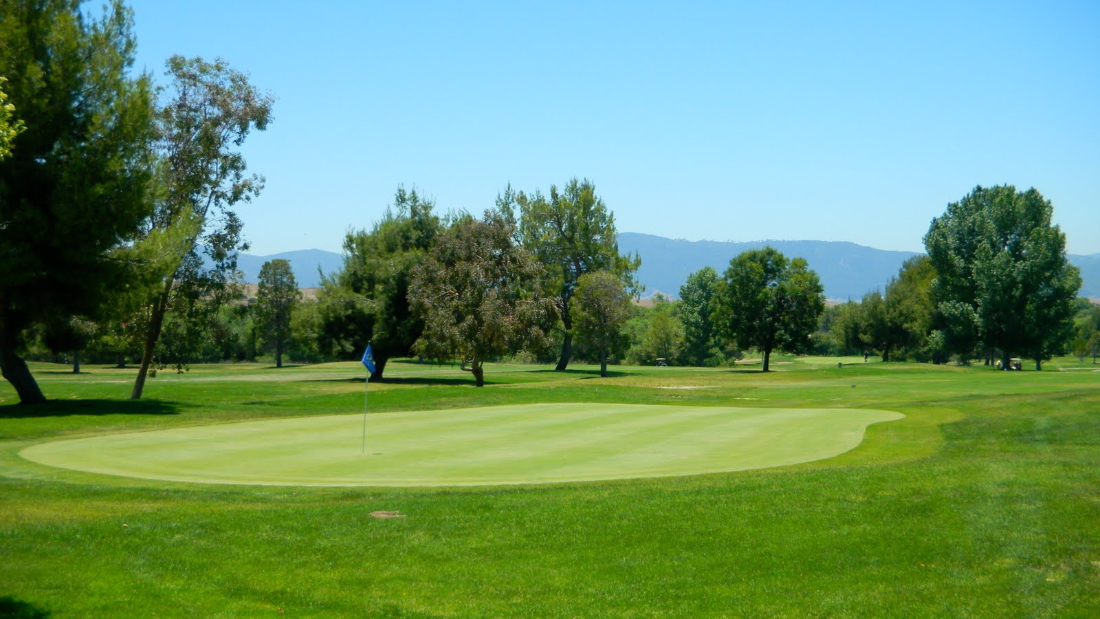 reading golf club
