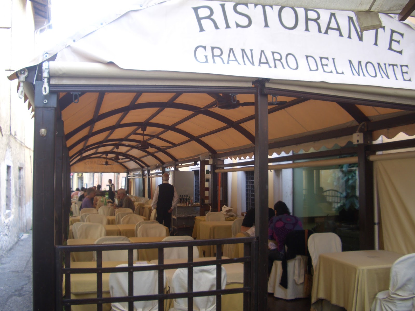 Outdoor Restaurant Awnings