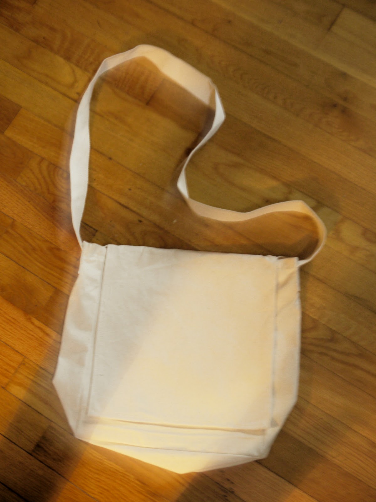 Plain Messenger Bag