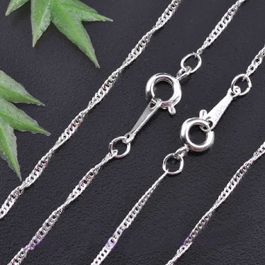 Silver twisted necklace