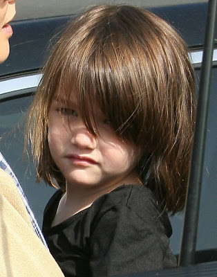 Suri and Katie have a pizza lunch together in Beverly Hills California on 