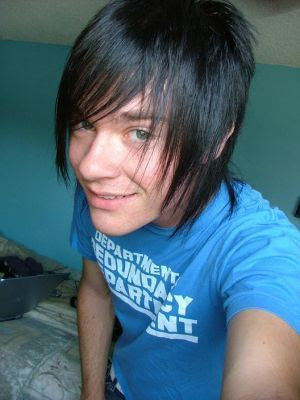 hot emo guys with blue eyes and black. lack emo hair oys.