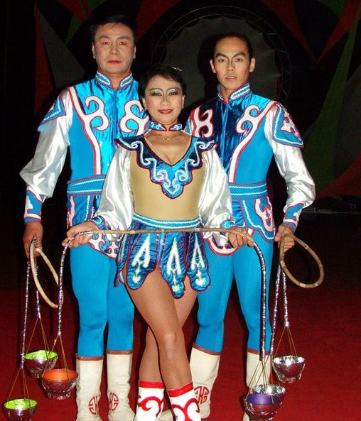 [le_cirque_mongolia.jpg]