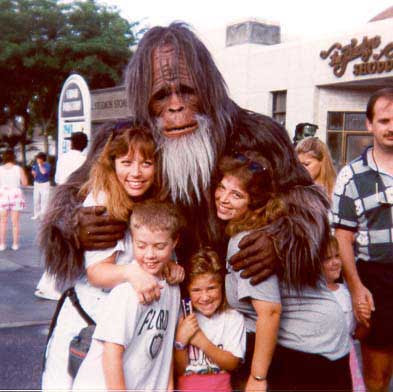 Bigfoot_loves_kids.jpg