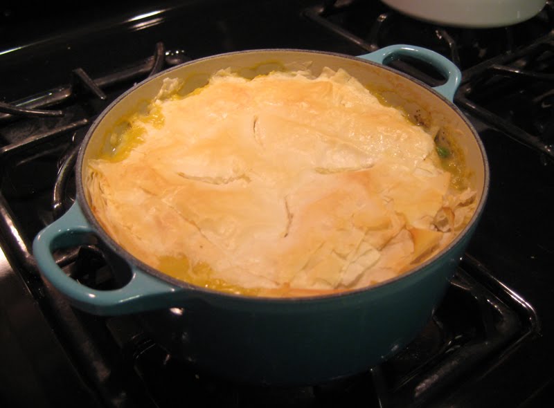 mo*tif chicken pot pie in dutch oven