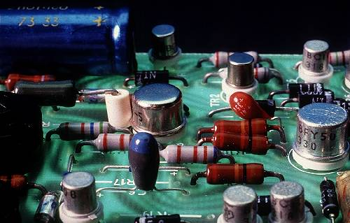 Computer Science: XIII THE TRANSISTOR AND INTEGRATED CIRCUITS TRANSFORM