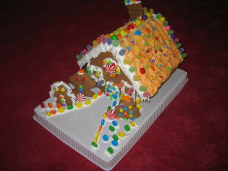 [Boys'+Gingerbread+House2.jpg]