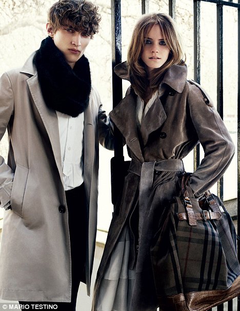 [emma-watson-burberry-ad-autumn-winter-2009-2010-photos-1.jpg]