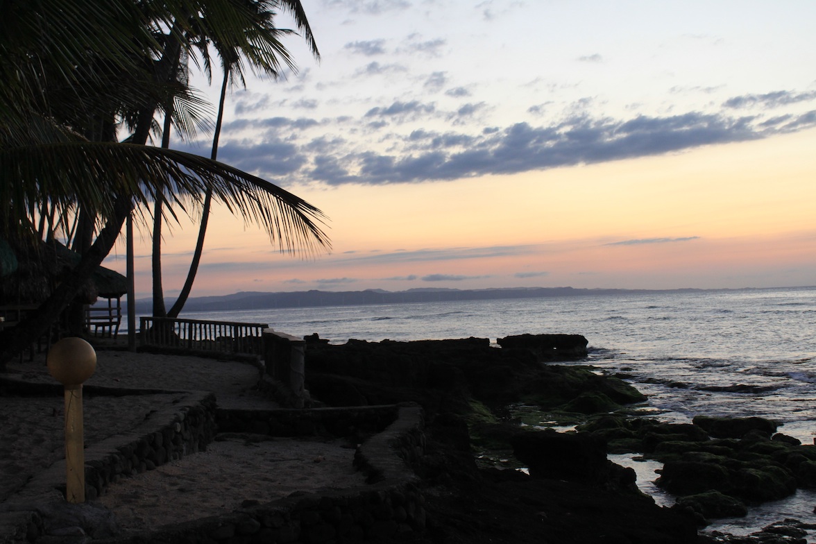 [pagudpud_sunset.jpg]