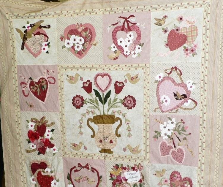 APPLIQUE ON THE GO Jayne's Vintage Valentine quilt top