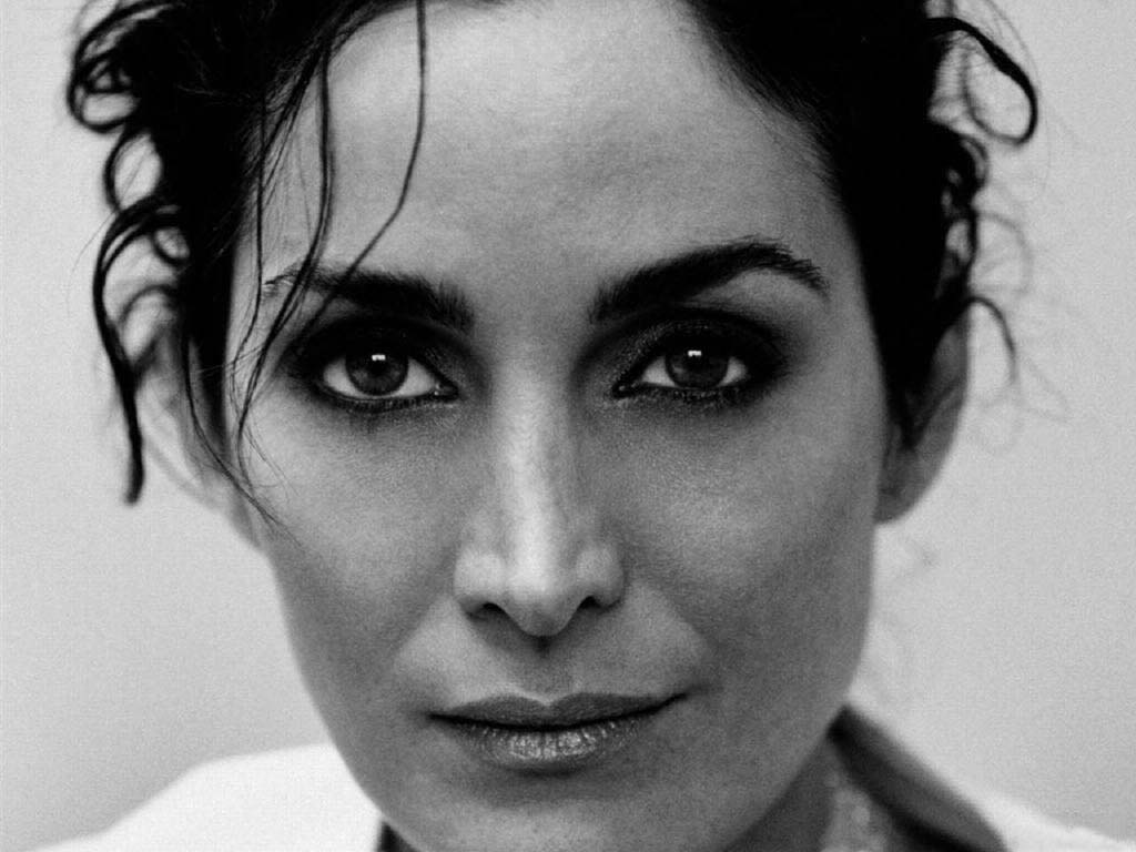 http://3.bp.blogspot.com/_hkHl6-gLcQs/TDufEo3zeCI/AAAAAAAABes/pn_TVByh8_c/s1600/Carrie-Anne-Moss-005.jpg