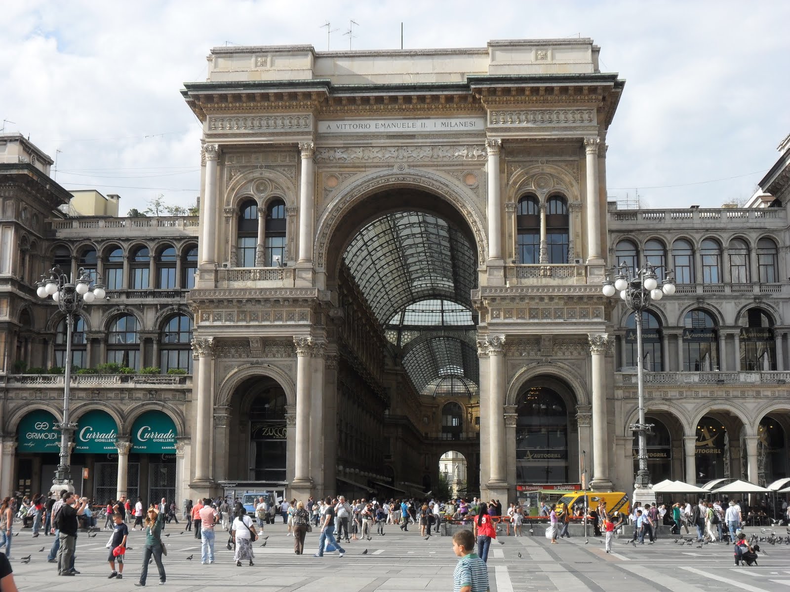 ようこそミラノへ ヴィットーリオ エマヌエーレ2世のガッレリア Galleria Vittorio Emanuele Ii