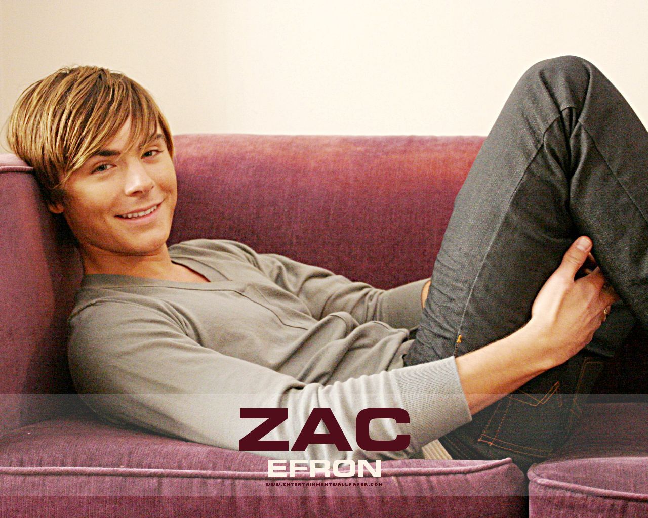 http://3.bp.blogspot.com/_hn1vWqD-E2Q/SW8qA9TCVLI/AAAAAAAAAB8/dhrA9xALDwY/S1600-R/zac_efron03.jpg