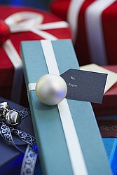 [xmaspresents]