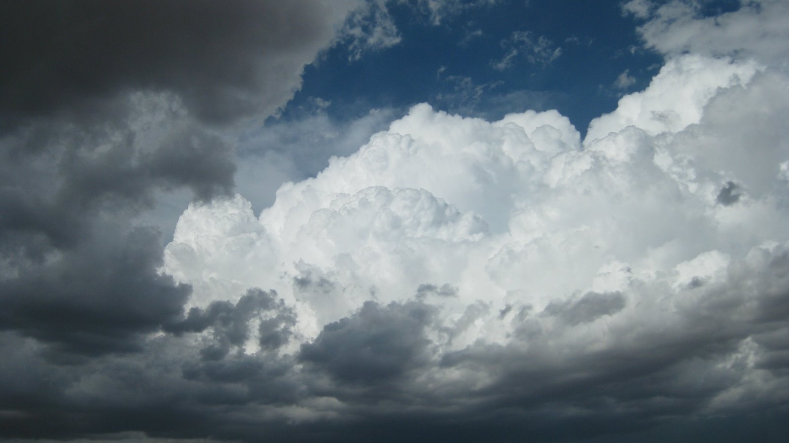 [swirling+clouds.JPG]