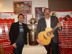 Con Iván, la guitarra y la Copa