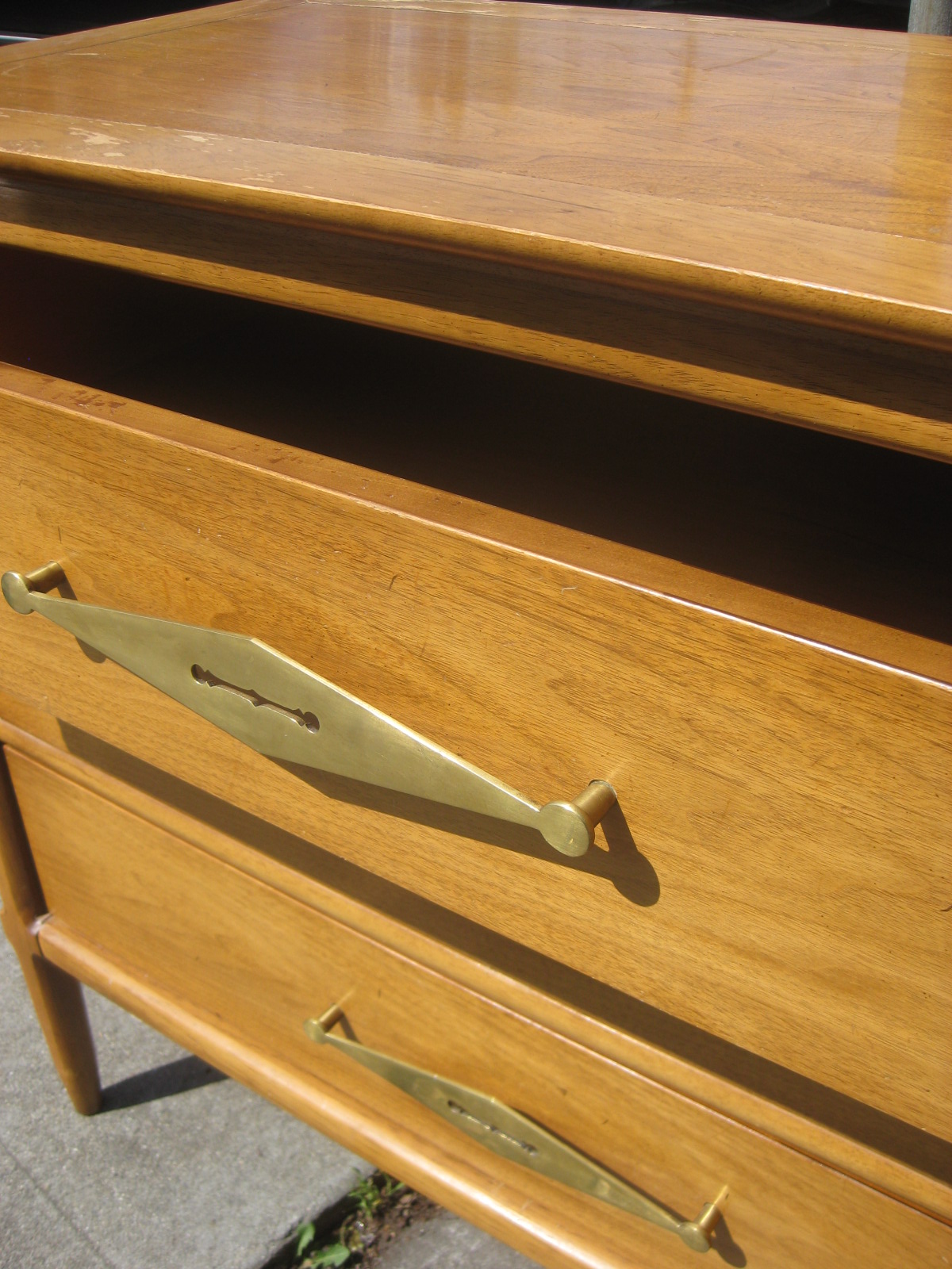 UHURU FURNITURE & COLLECTIBLES SOLD Retro Dresser 100