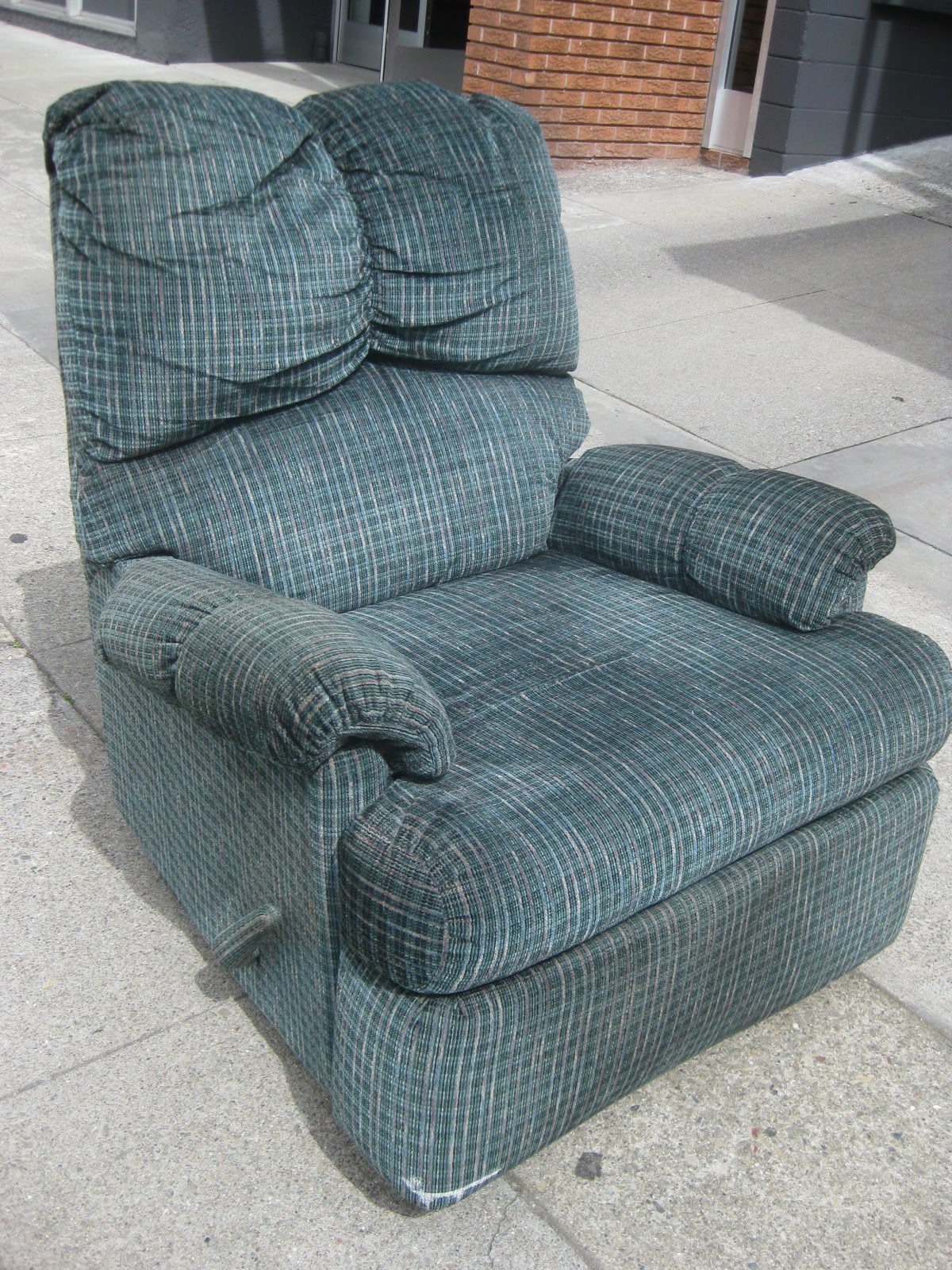 UHURU FURNITURE & COLLECTIBLES SOLD Blue Recliner 40