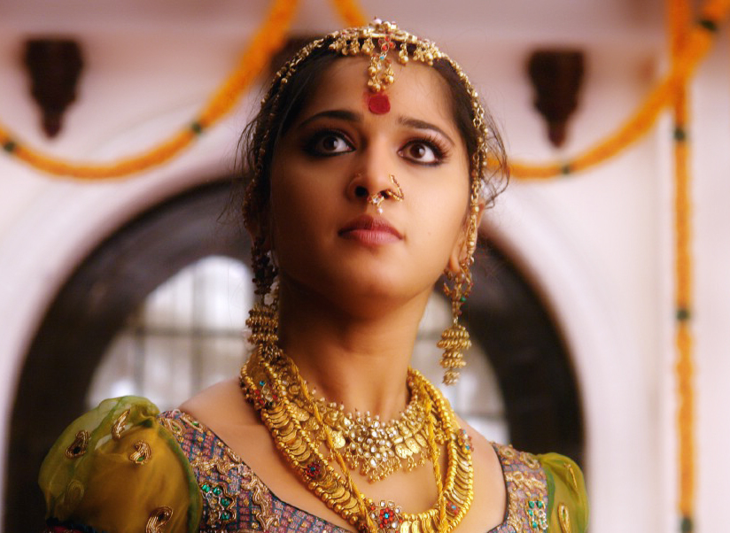 Anushka shetty hot cinema: Anushka shetty in Telugu and tamil movie Arundhati large HD images.