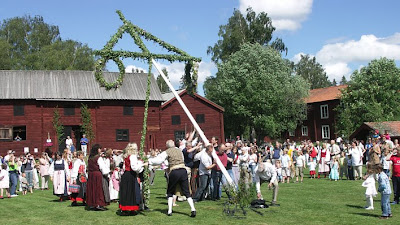 Resultado de imagem para Festa Junina na Suécia